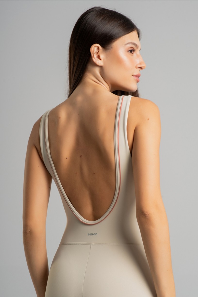 K4867-C_Macaquinho_com_Vivo_Contrastantes_no_Decote_Off-White__Telha__Ref:_K4867-C