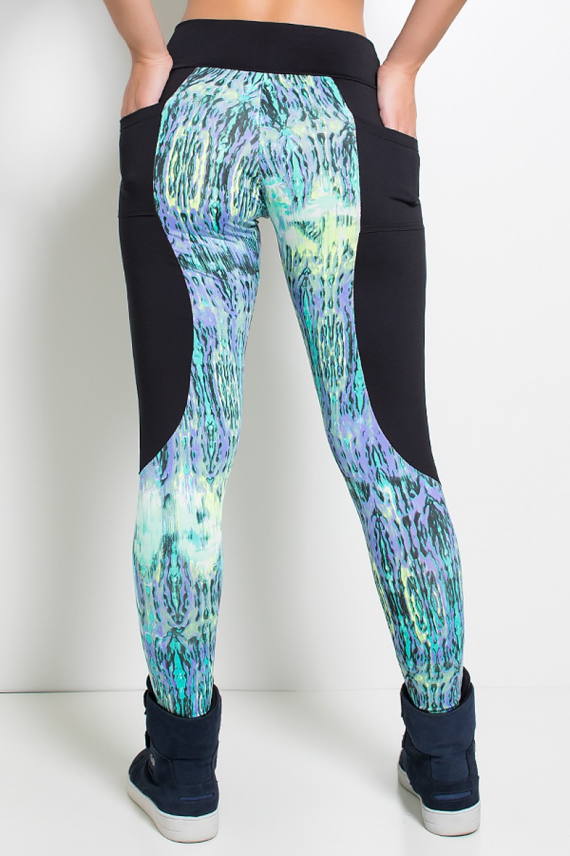 Calça Lisa com Detalhe Estampado e Bolso Traseiro Liso | Ref: KS-F719