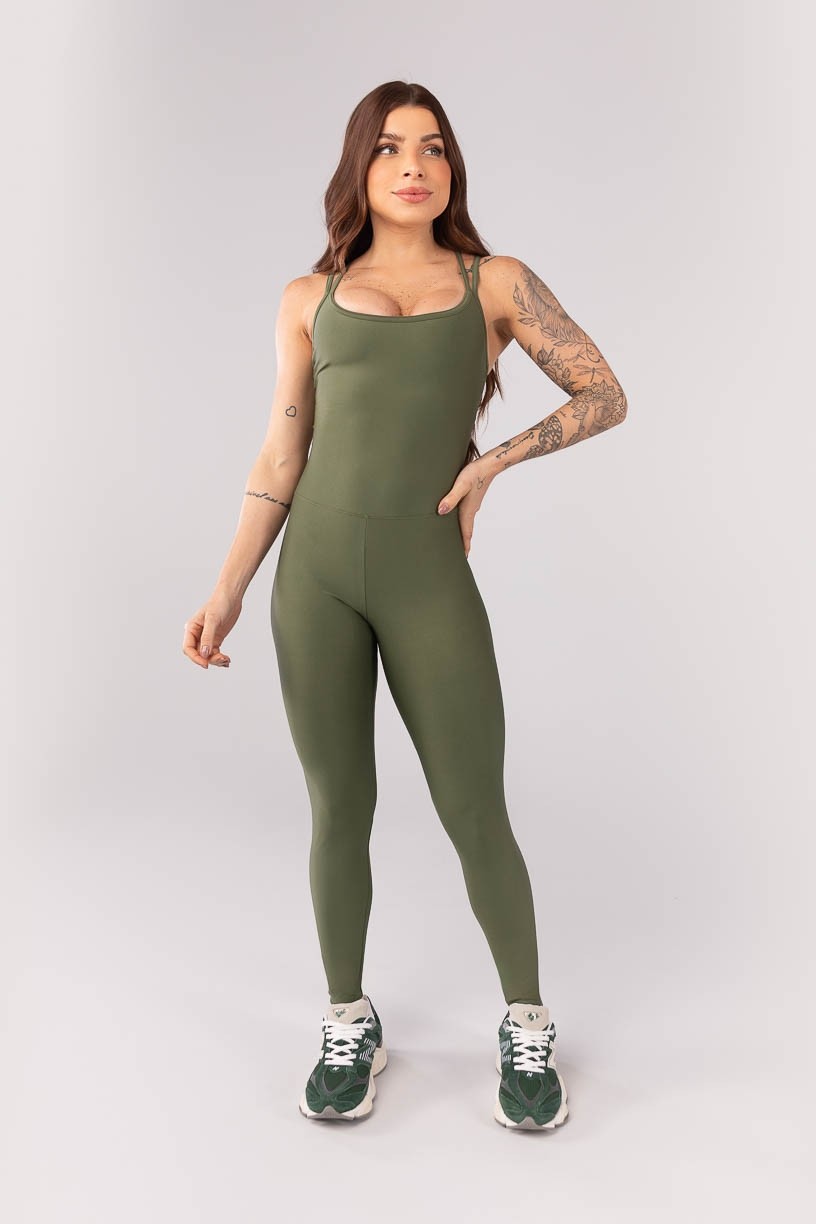 K4099-B_Macacao_com_Alcas_Duplas_Cruzadas_Verde_Militar__Ref:_K4099-B
