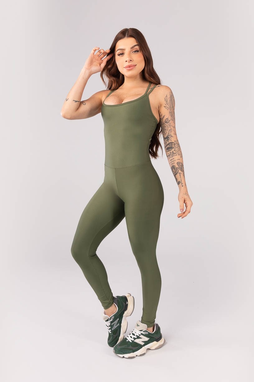 K4099-B_Macacao_com_Alcas_Duplas_Cruzadas_Verde_Militar__Ref:_K4099-B
