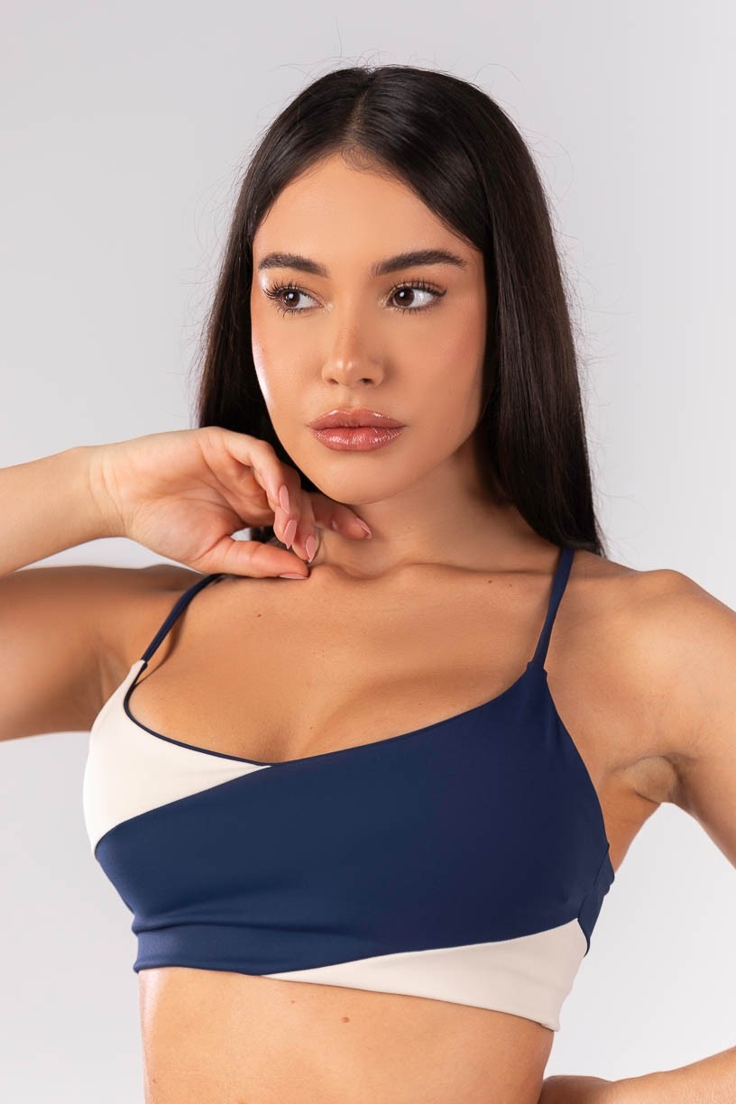 K4110-A_Top_com_Recortes_Assimetricos_Azul_Marinho__Bege__Ref:_K4110-A