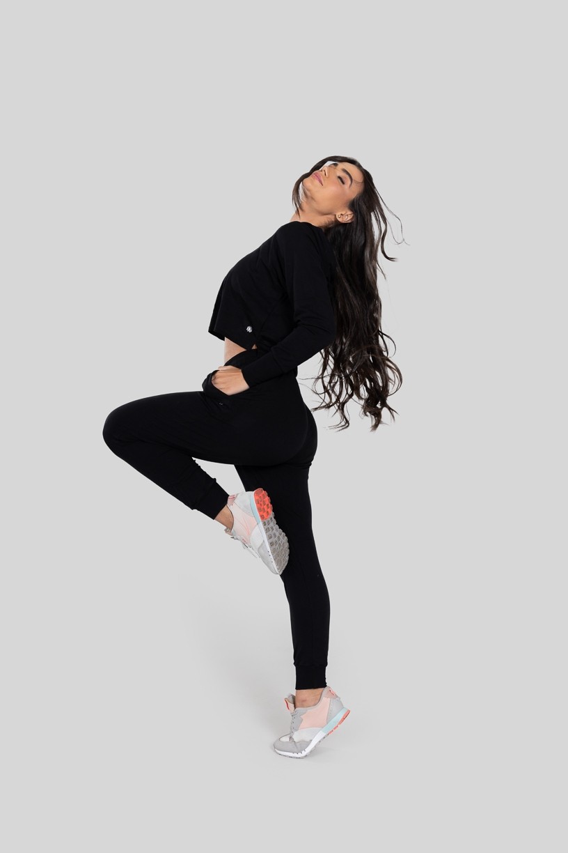 Calça Jogger Lisa de Moletom (Preto) | Ref: K2897-A