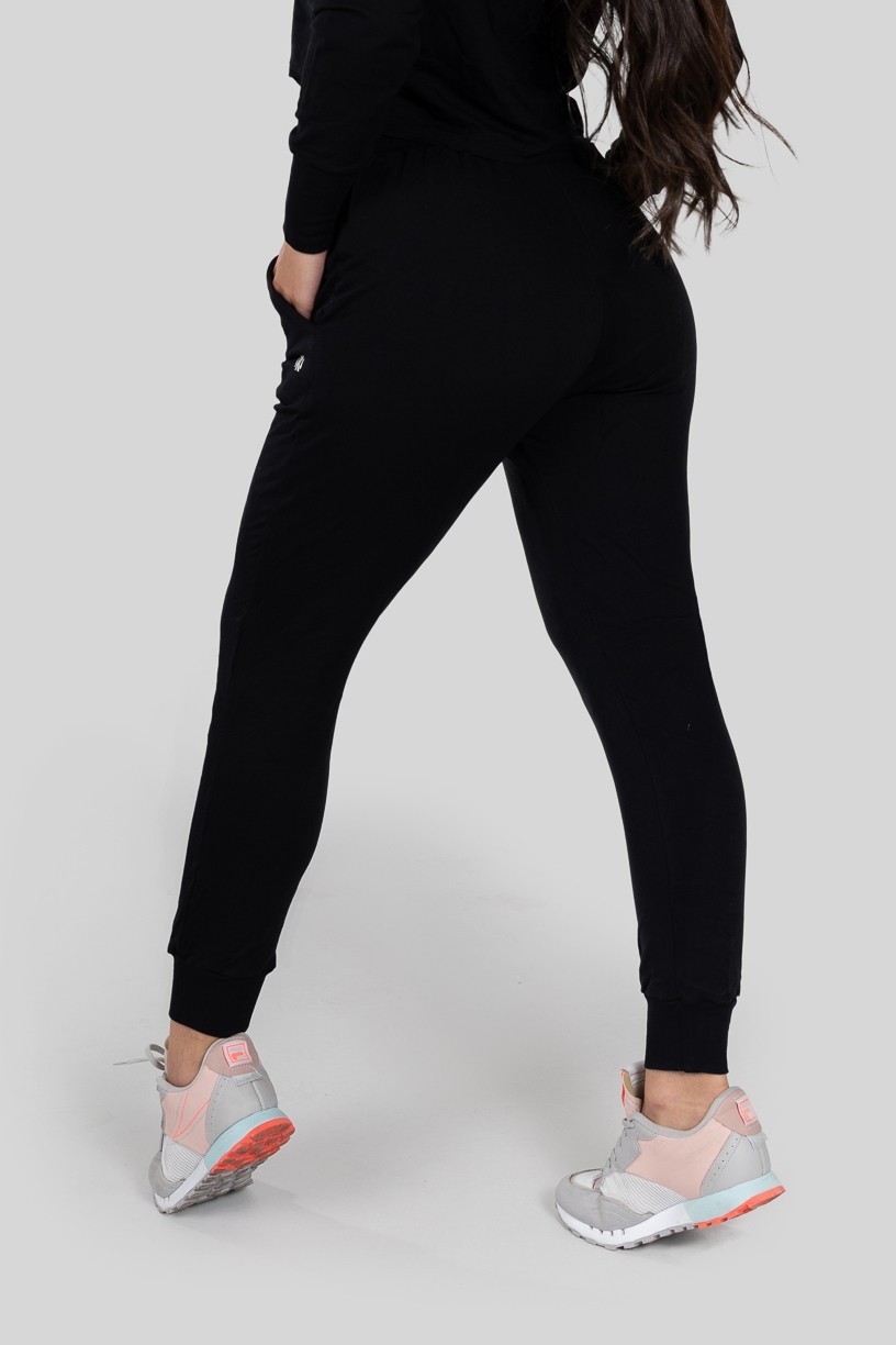 Calça Jogger Lisa de Moletom (Preto) | Ref: K2897-A