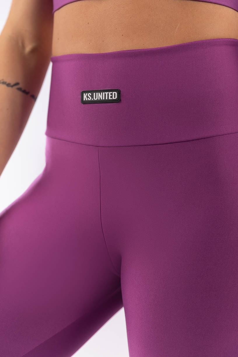 K3938-A_Calca_Legging_com_Detalhe_de_Trancado_no_Cos_Roxo_Roxo__Ref:_K3938-A