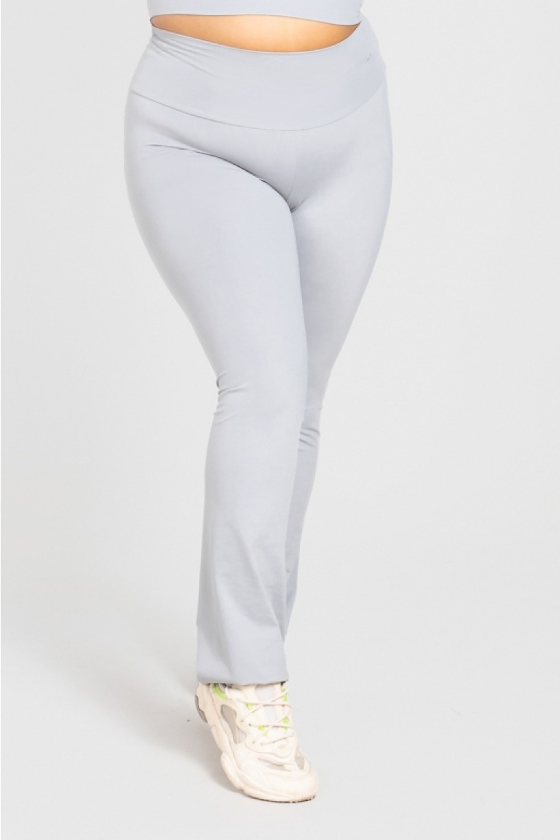 Calça Boca Reta Básica Plus Size (Cinza) | Ref: KP3076-D