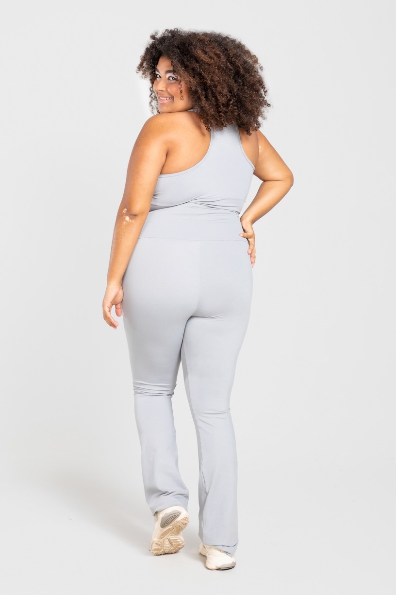 Calça Boca Reta Básica Plus Size (Cinza) | Ref: KP3076-D