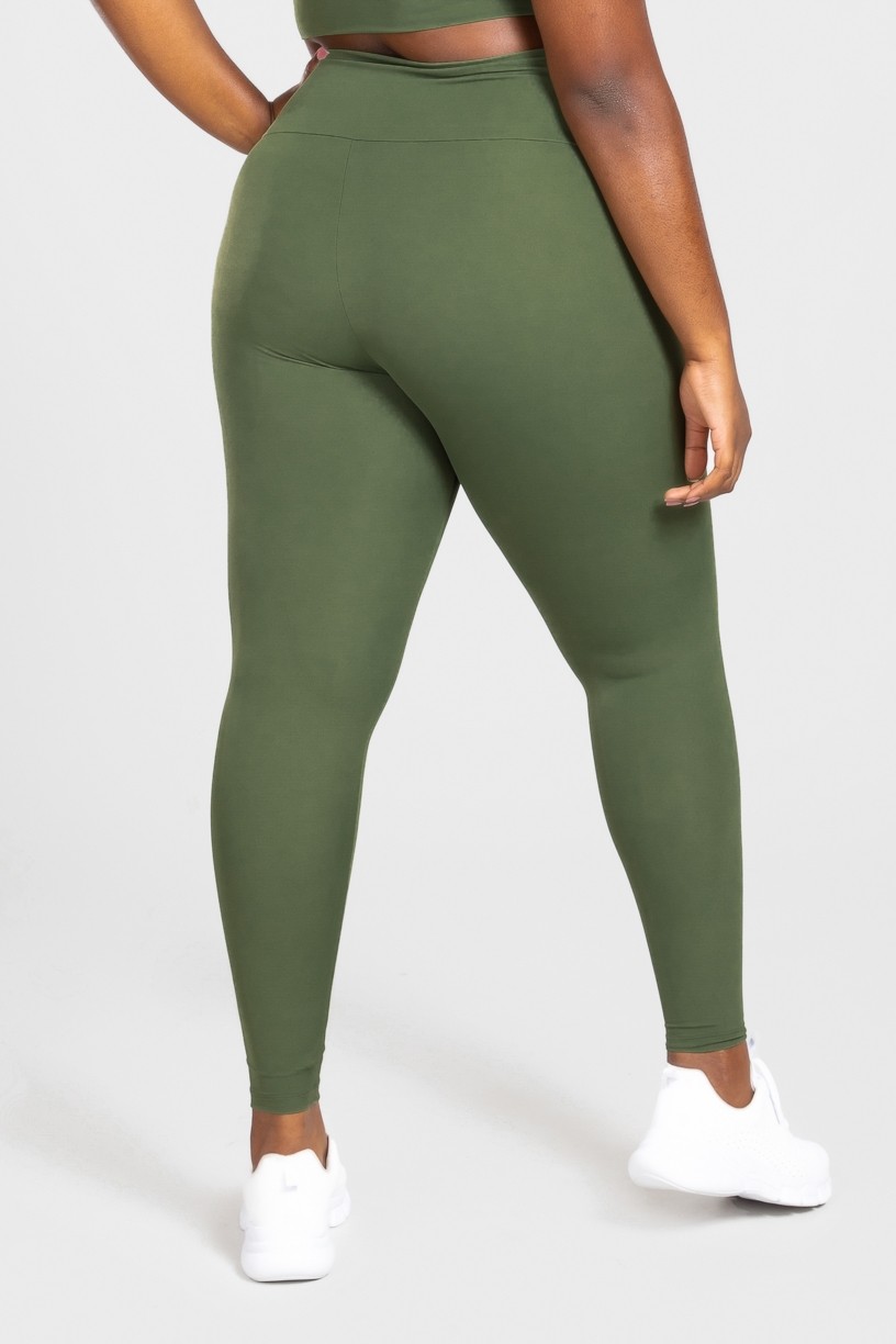 Calça Legging Básica Plus Size (Verde Militar) | Ref: KP3074-E