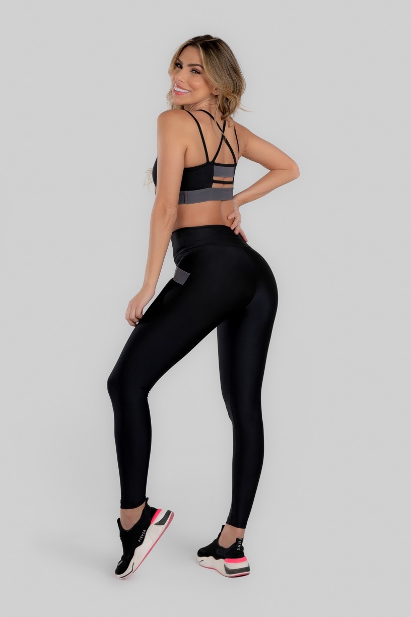 Calça Legging com Bolso e Detalhe em Elástico (Preto) | Ref: K2946-A