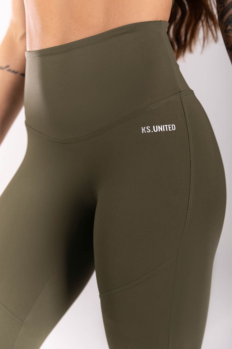 K3957-C_Calca_Legging_com_Cos_Alto_Arredondado_sem_Gancho_Verde_Militar__Ref:_K3957-C