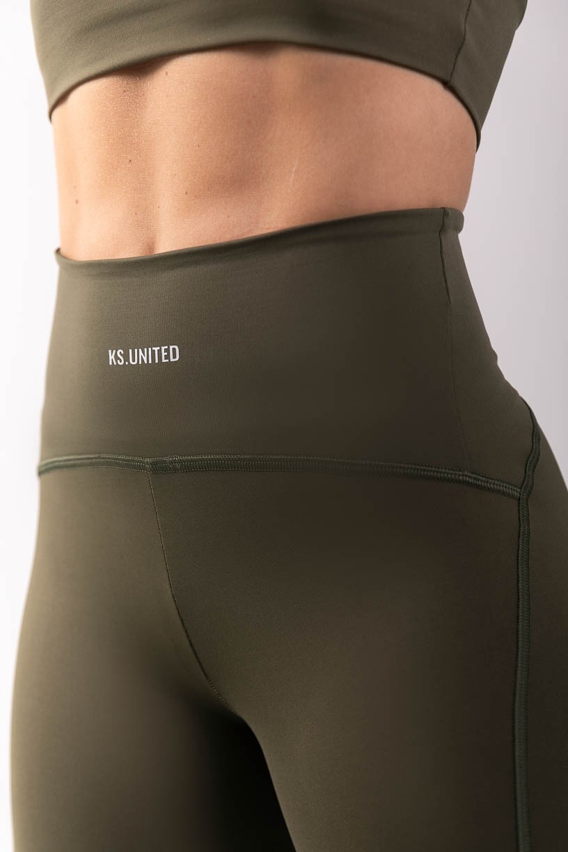 K3927-B_Calca_Legging_com_Cos_Diferenciado_Verde_Militar__Ref:_K3927-B