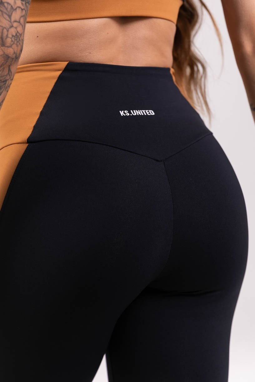 K3913-A_Calca_Legging_com_Cos_em_V_e_Recorte_Lateral_Preto__Marrom__Ref:_K3913-A