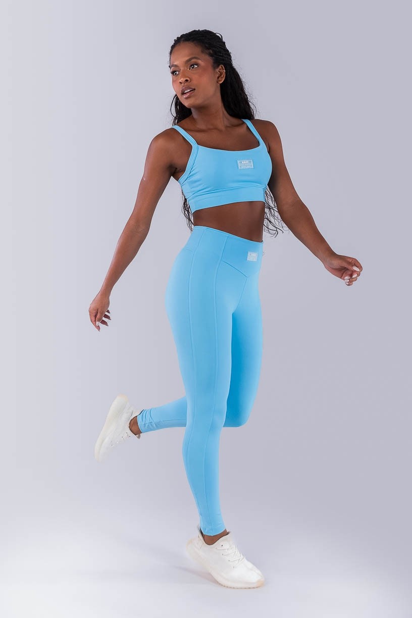 Calça Legging com Cós em V e Recortes (Azul Céu) | Ref: K4200-G
