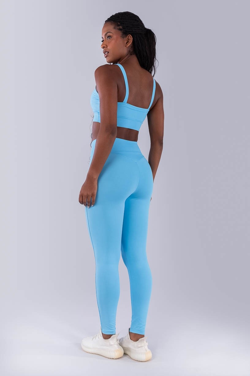 Calça Legging com Cós em V e Recortes (Azul Céu) | Ref: K4200-G