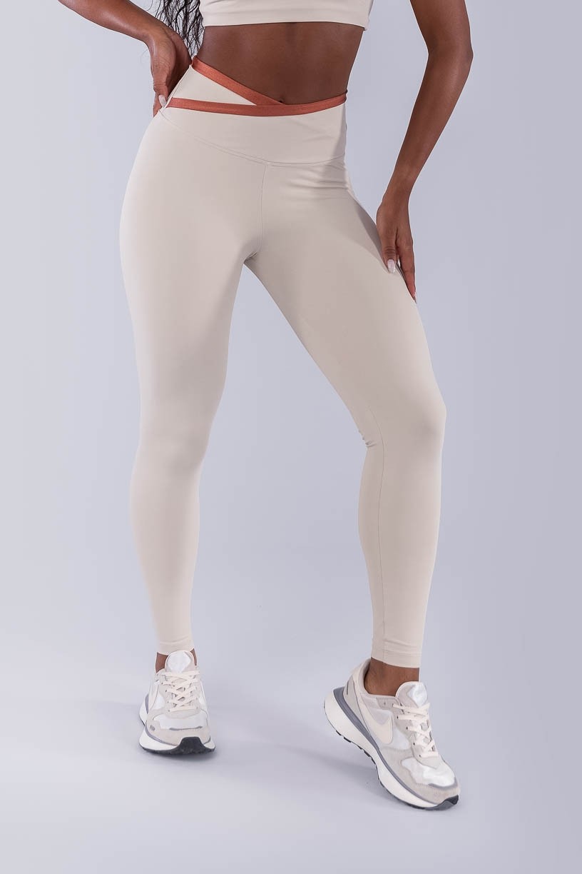 Calça Legging com Cós Transpassado e Vira (Bege / Cobre) | Ref: K4496-A