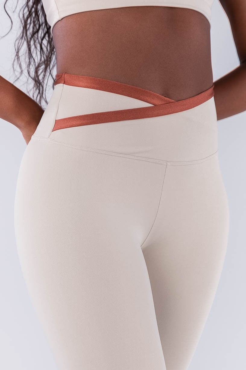 Calça Legging com Cós Transpassado e Vira (Bege / Cobre) | Ref: K4496-A