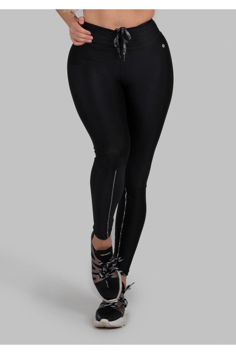 Calça Legging com Cadarço Metálico e Vivo (Preto / Prata) | Ref: K2986-A 