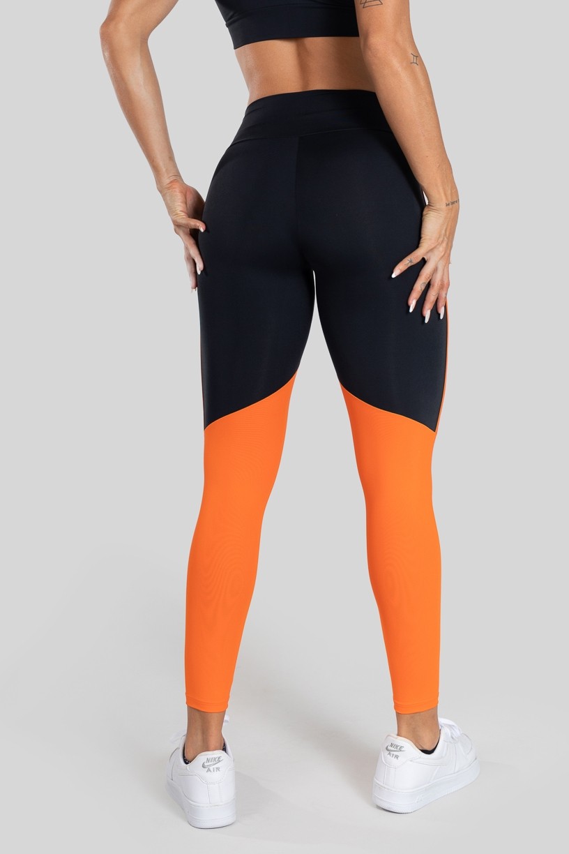 Calça Legging com Chapado e Recorte (Preto / Laranja) | Ref: K3133-B