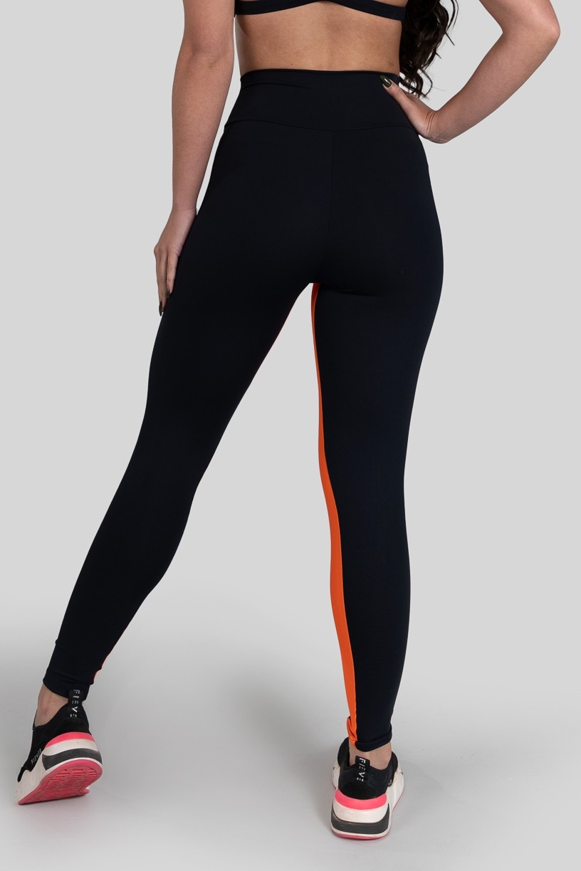 Calça Legging com Faixa Entrepernas (Preto / Laranja) | Ref: K3162-A