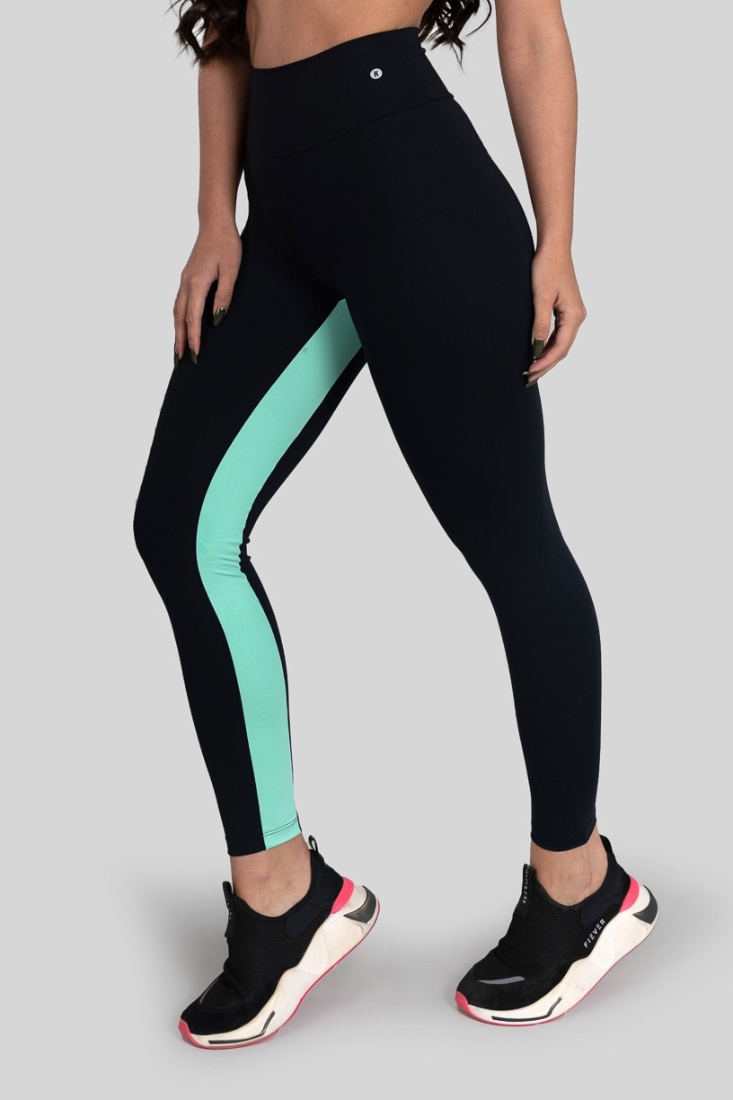 Calça Legging com Faixa Entrepernas (Preto / Verde Claro) | Ref: K3162-D