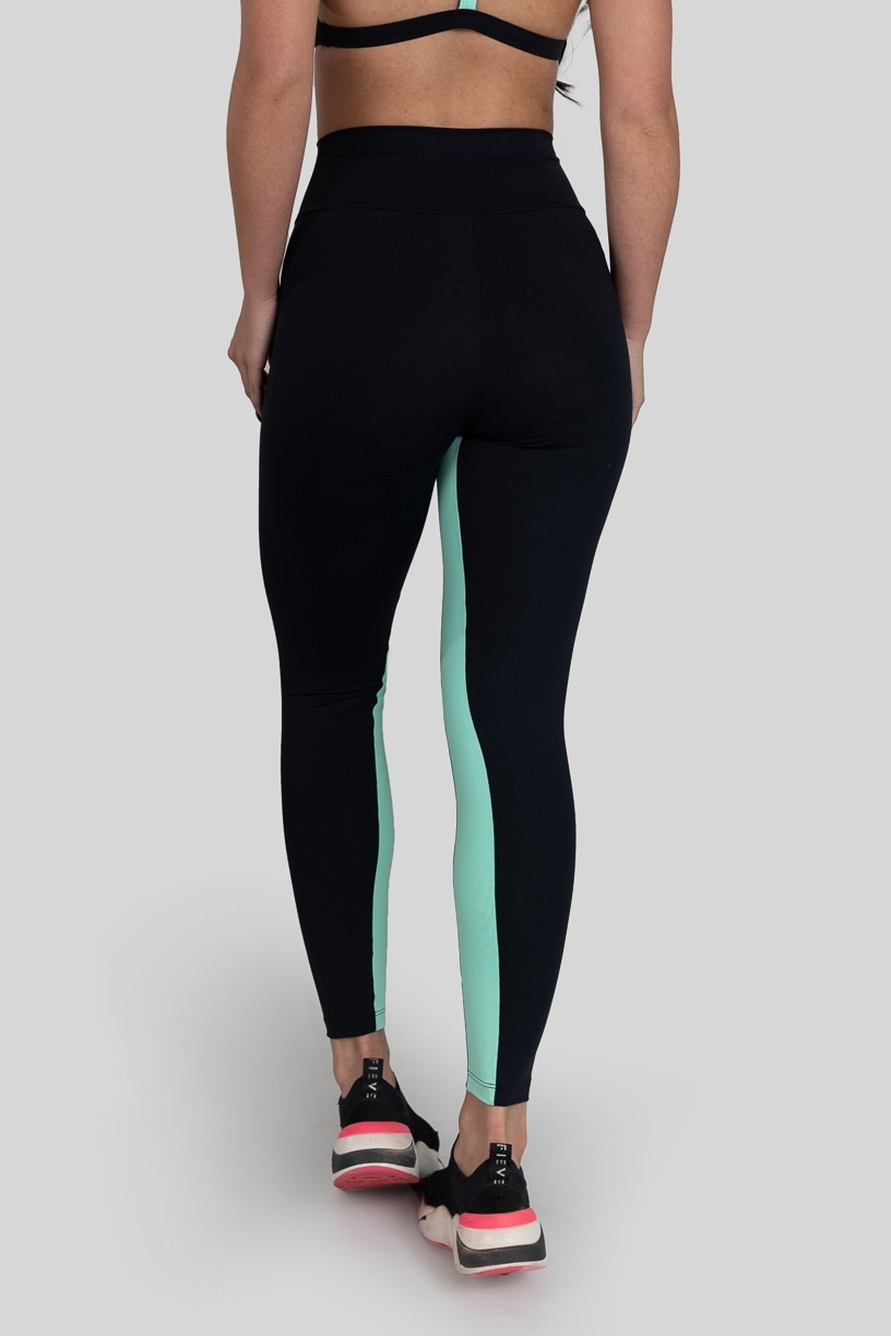 Calça Legging com Faixa Entrepernas (Preto / Verde Claro) | Ref: K3162-D