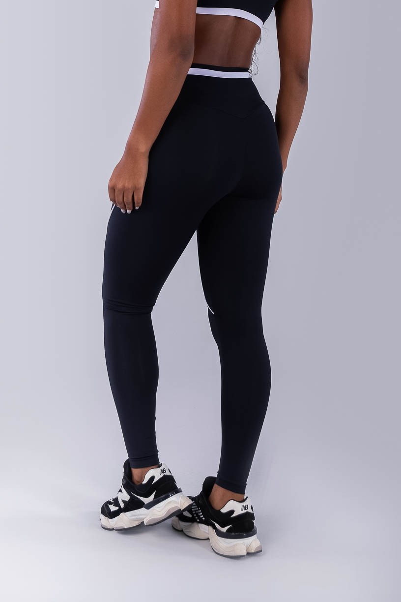 Calça Legging com Faixa N Cós e Vivo (Preto / Branco) | Ref: K4490-A