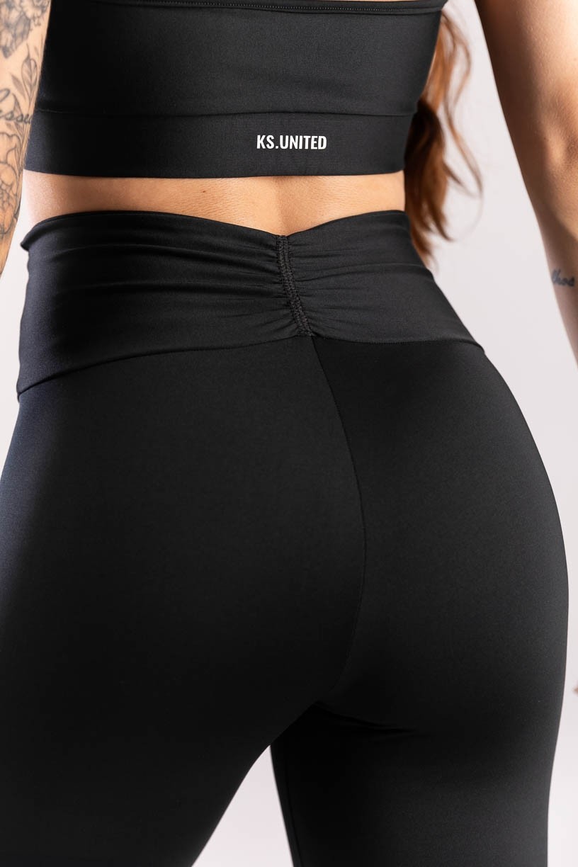 K3983-A_Calca_Legging_com_Levanta_Bumbum_e_Franzido_no_Cos_Preto__Ref:_K3983-A