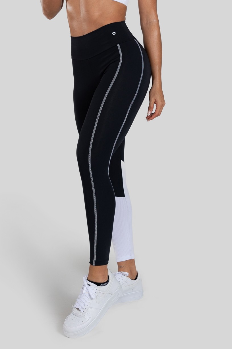 Calça Legging com Recorte Diagonal (Preto / Branco) | Ref: K3125-C