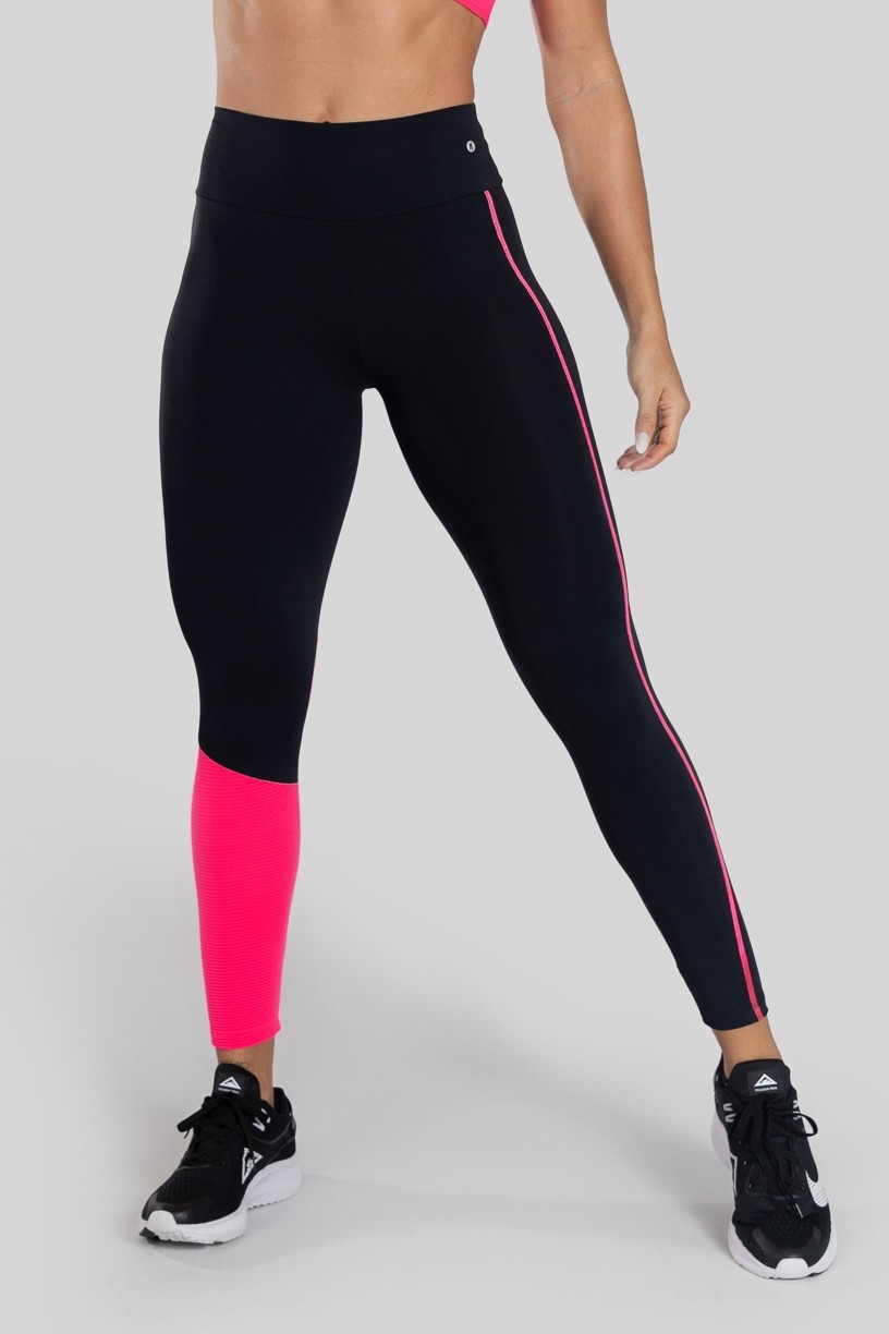 Calça Legging com Recorte Diagonal (Preto / Rosa) | Ref: K3125-B 