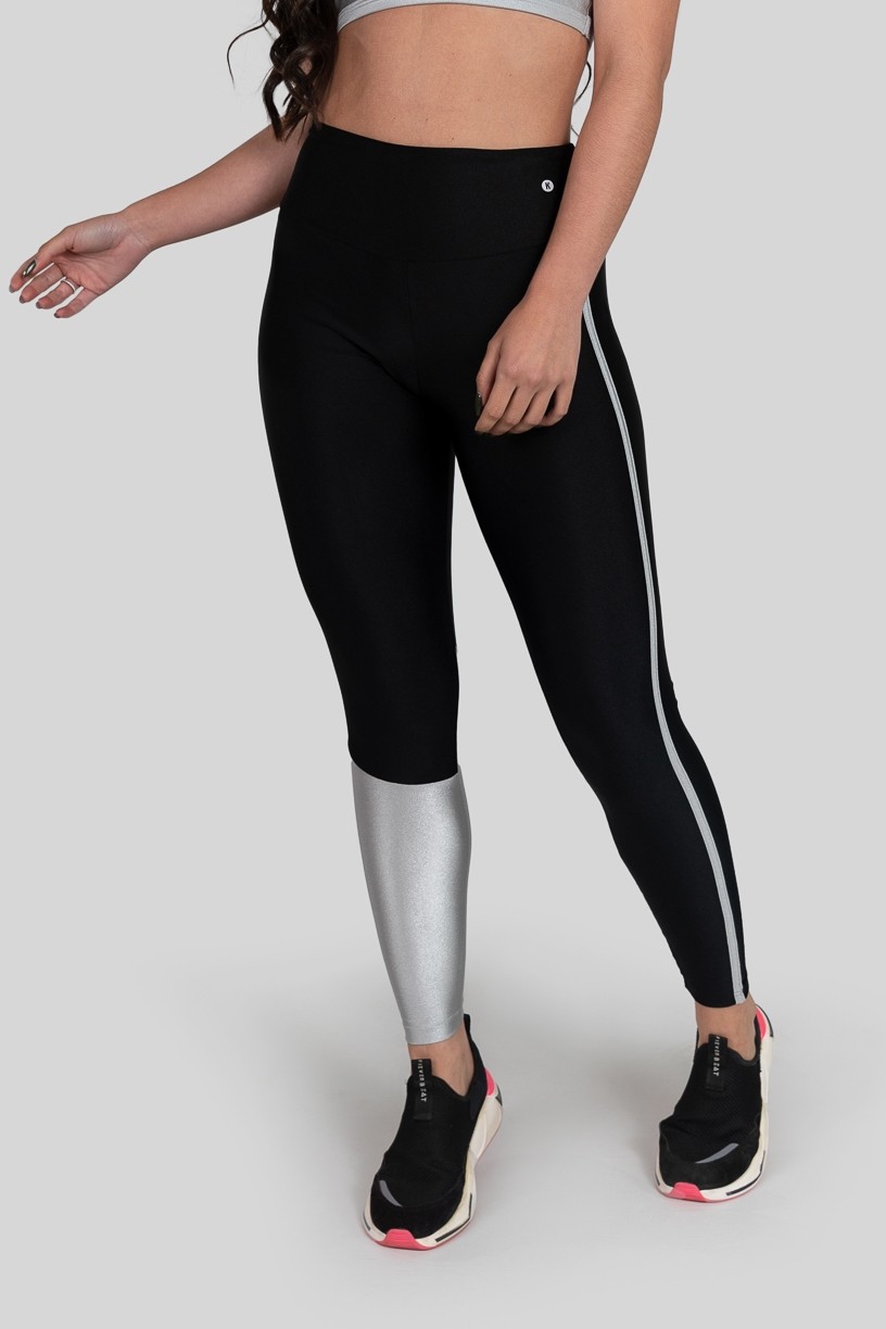 Calça Legging com Recorte e Chapado (Preto / Prata) | Ref: K3145-A