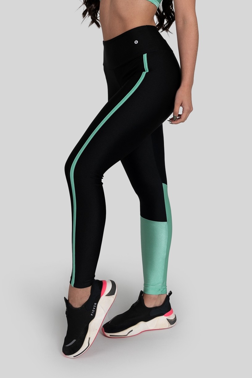 Calça Legging com Recorte e Chapado (Preto / Verde Claro) | Ref: K3145-C