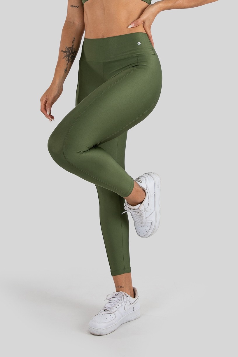 Calça Legging com Recorte e Pesponto (Verde Militar)  Ref K3208-D