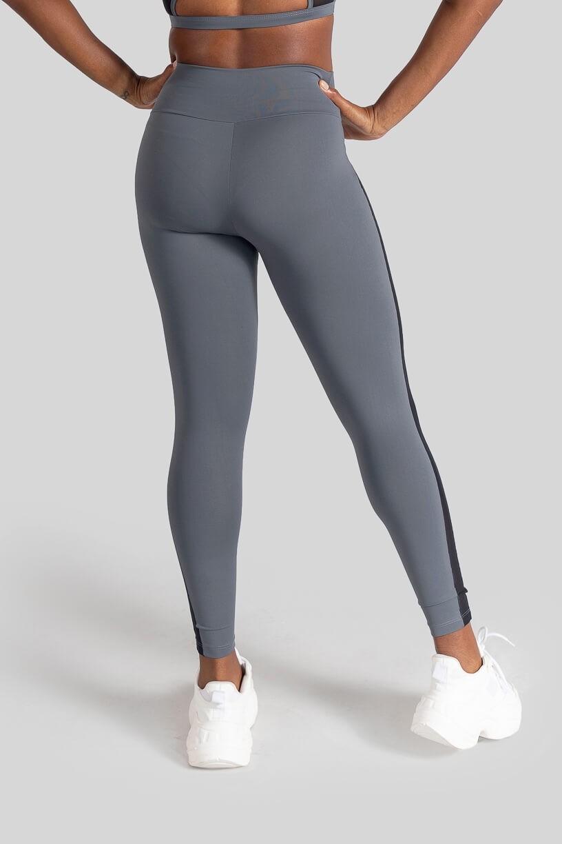 Calça Legging com Recorte Lateral de Tule (Chumbo) | Ref: K3110-E