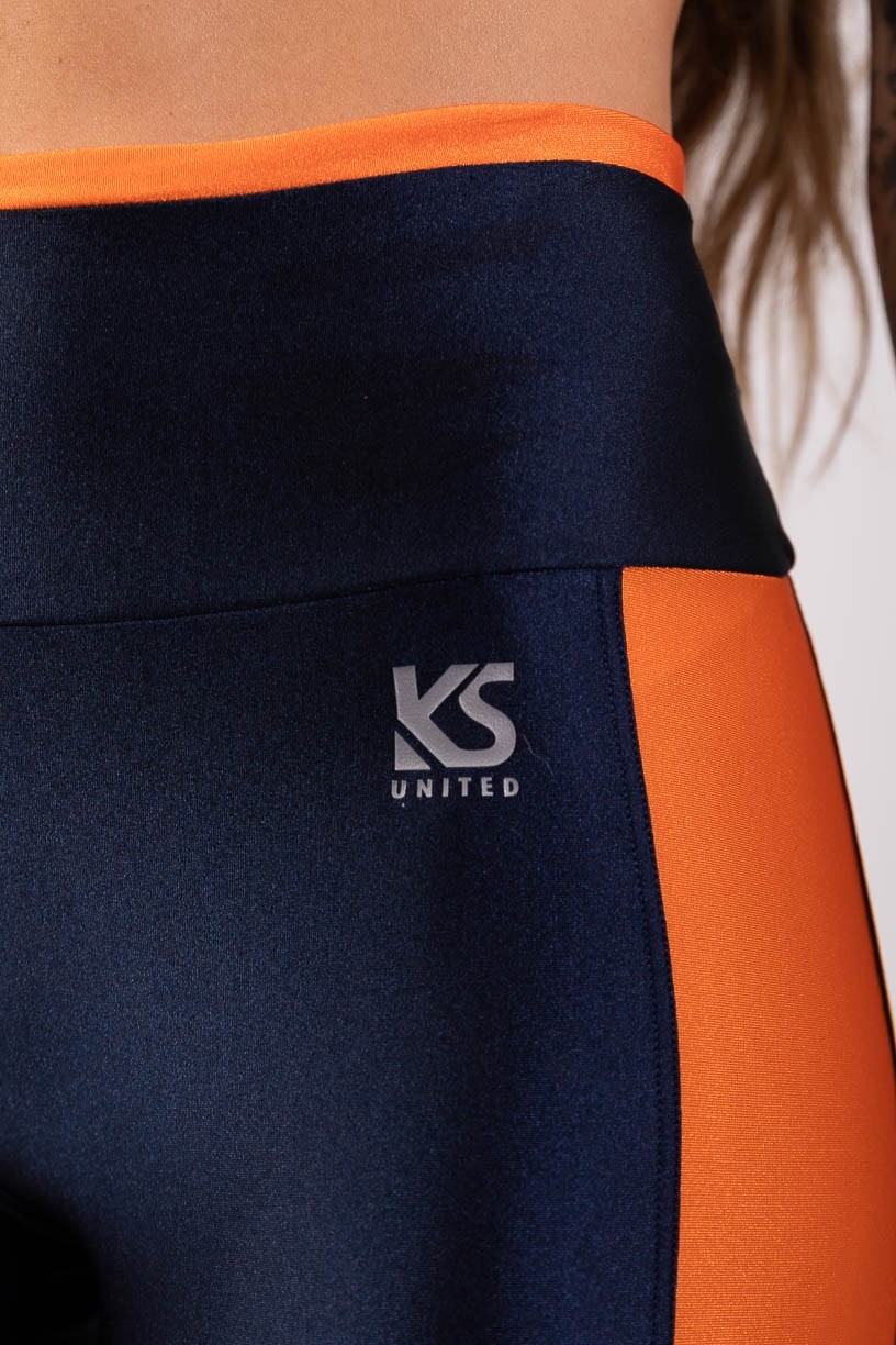 K3709-A_Calca_Legging_com_Recorte_Lateral_e_Detalhe_no_Cos_Azul_Marinho__Laranja__Ref:_K3709-A