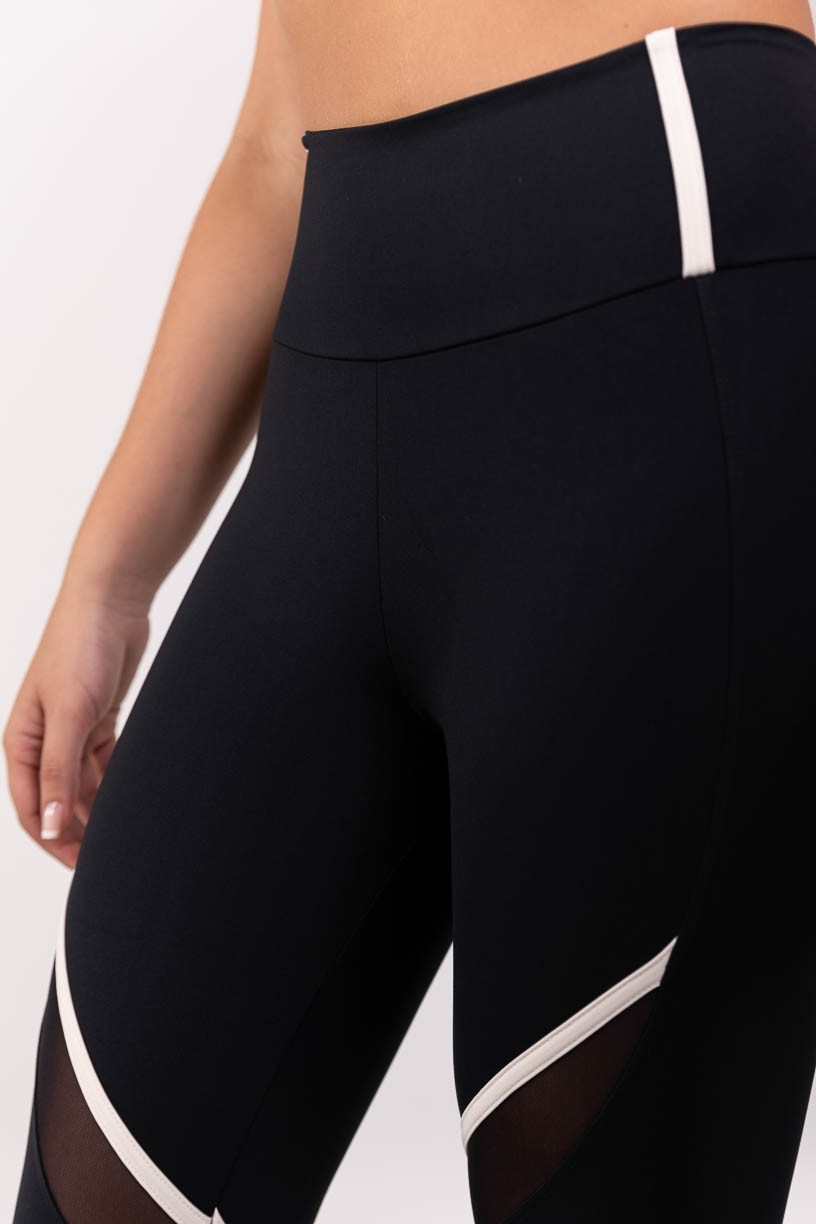 K3870-A_Calca_Legging_com_Recortes_em_Tule_e_Chapado_Preto__Off-White__Ref:_K3870-A