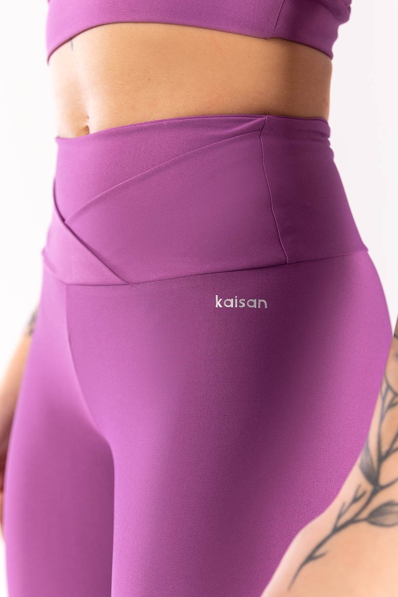 K4030-C_Calca_Legging_com_Sobreposicao_no_Cos_Roxo__Ref:_K4030-C