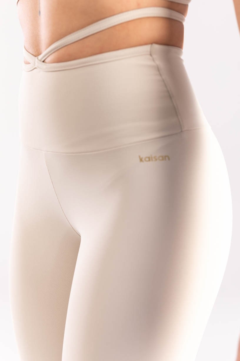 K4052-A_Calca_Legging_com_Tira_na_Cintura_Bege__Ref:_K4052-A