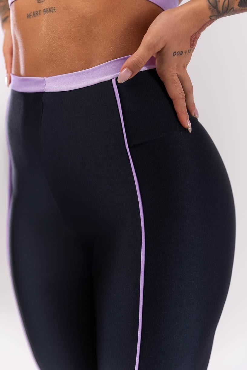 K4013-A_Calca_Legging_com_Vira_e_Vivo_Preto__Lilas__Ref:_K4013-A