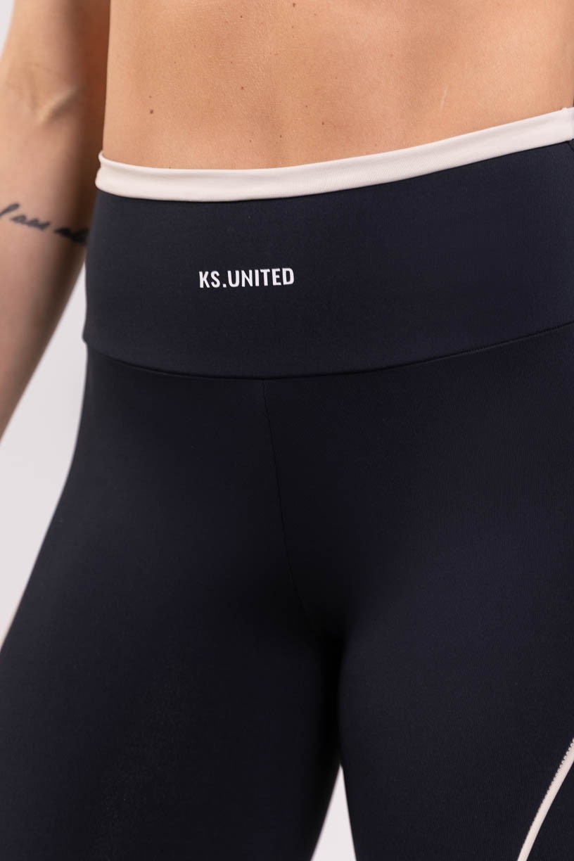 K3905-A_Calca_Legging_com_Vivo_e_Vira_no_Cos_Preto__Off-White__Ref:_K3905-A