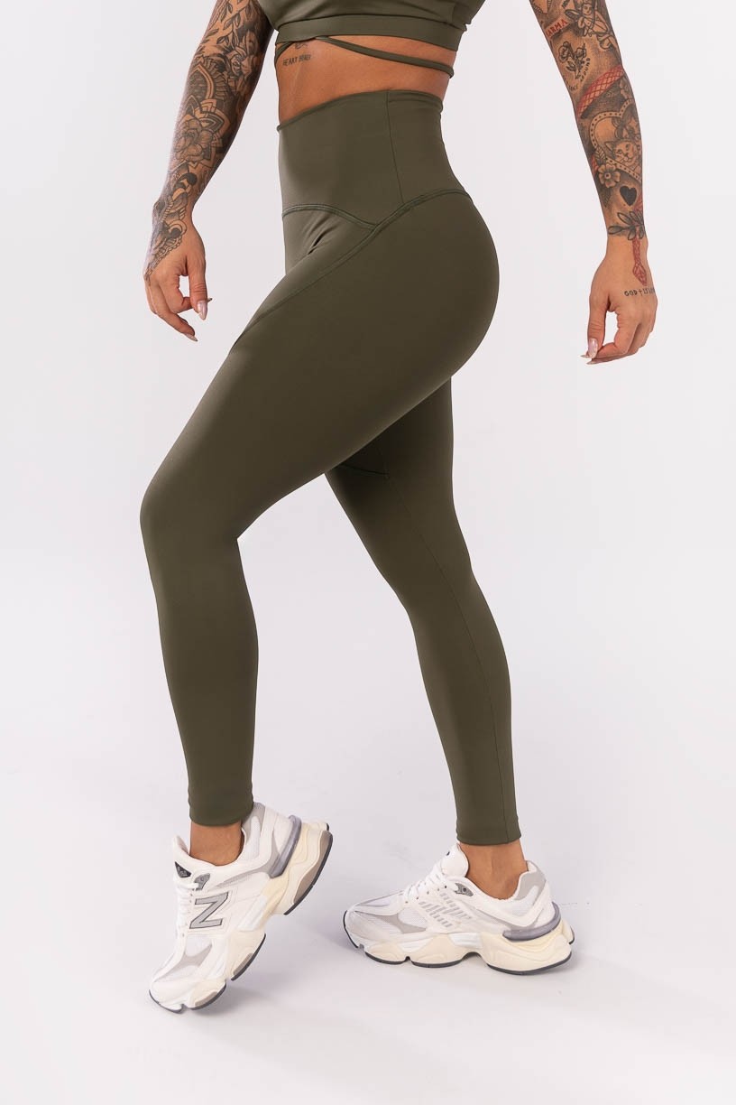 Calça Legging sem Gancho com Cós em V (Verde Militar) | Ref: K4132-B