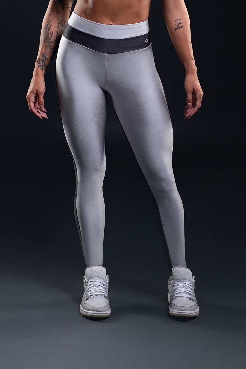 Calça Legging Tecido Platinado com Cós Bicolor (Chumbo  Prata)  Ref K3278-A