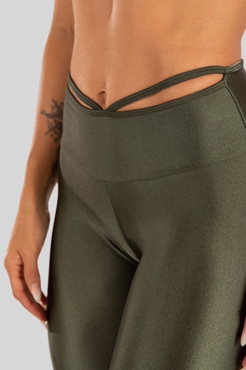 Calça Legging Tecido Platinado com Tiras no Cós (Verde Militar) | Ref: K3212-D