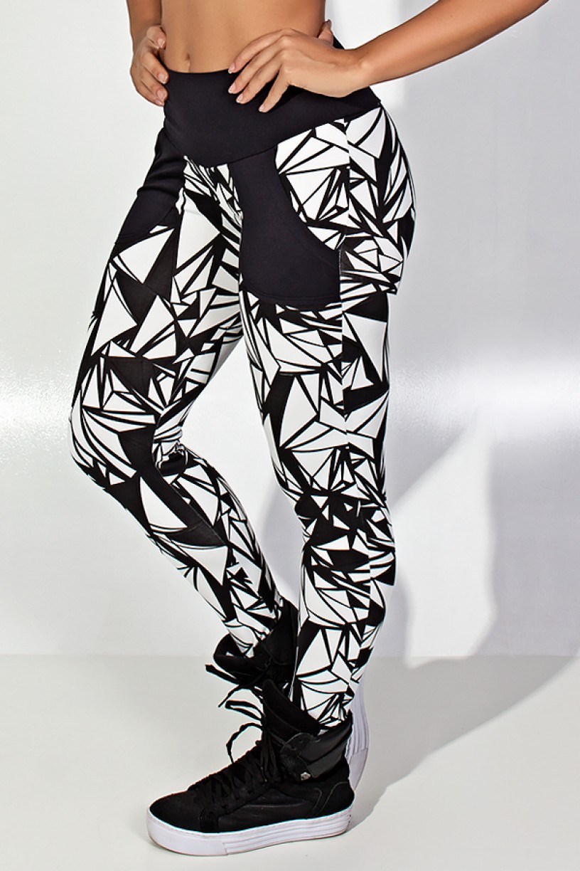 Legging Mariana Estampada com Cós e Bolso Lisos (Preto com Triângulos Brancos / Preto) | Ref: KS-F367-001