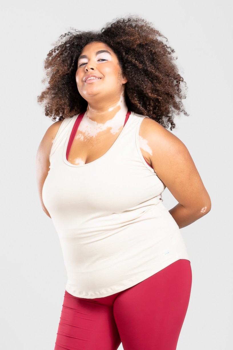 Camiseta Nadador Básica Plus Size (Bege) | Ref: KP3081-F