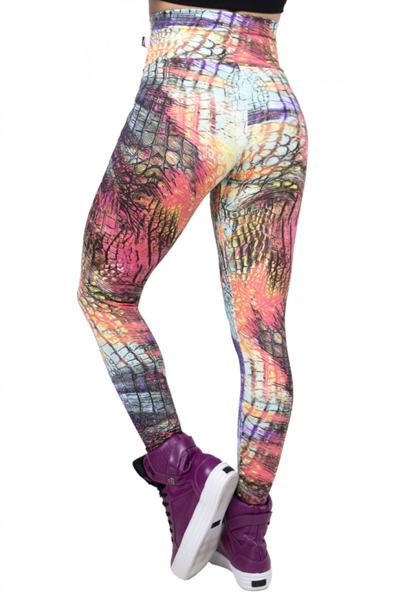 Legging Estampada Escama Preta com Roxo Laranja e Verde | Ref: CA431