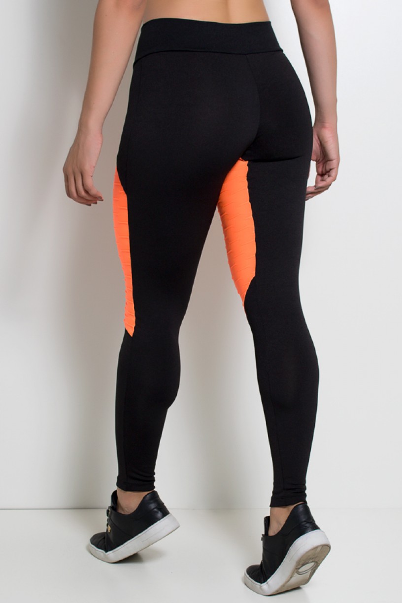 Calça Thainá Lisa com Detalhe Bolha Fluor (Preto / Laranja Fluor) | Ref: KS-F596-002