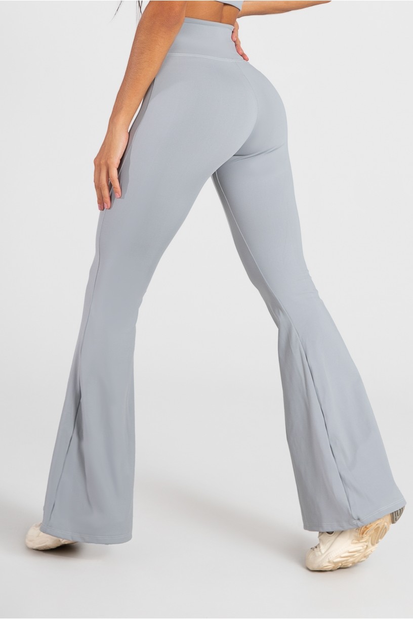 Calça Flare de Poliamida Básica (Cinza) | Ref: GO4-J