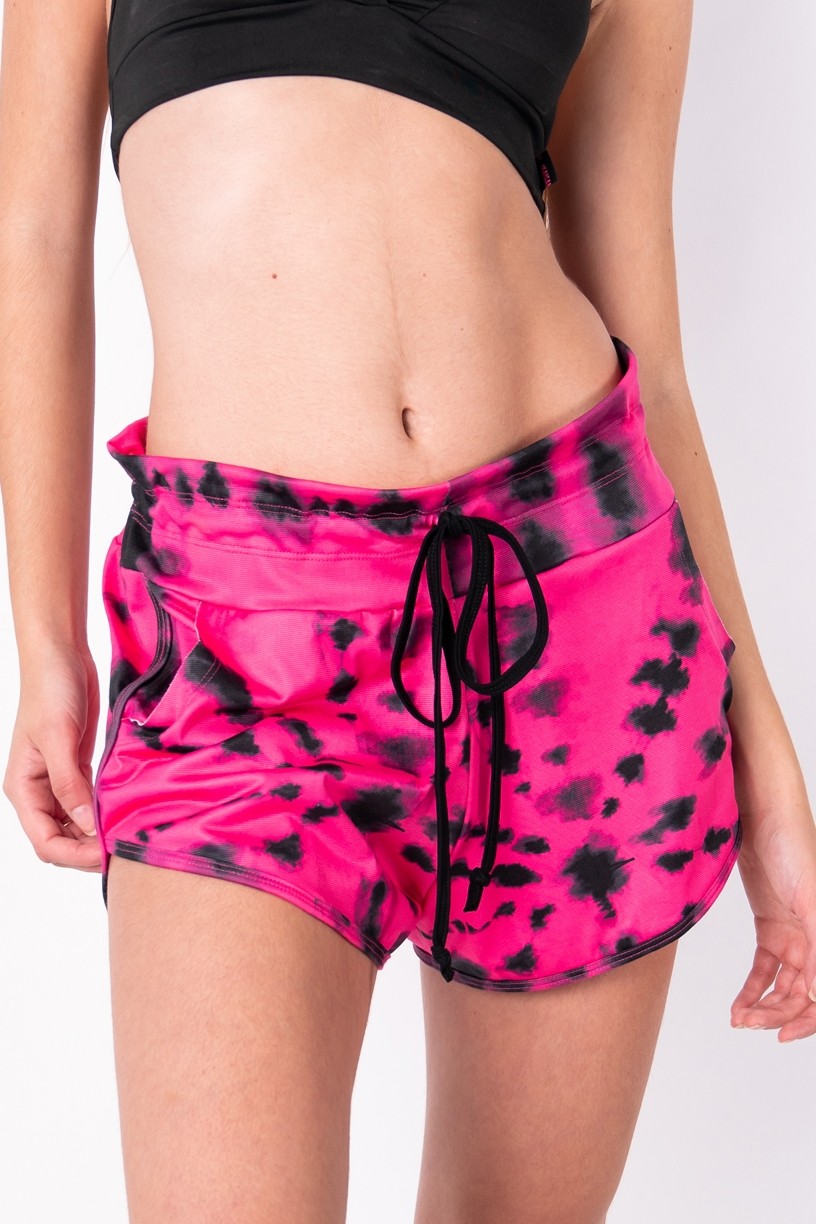 Short Soltinho com Bolso Estampa Digital Tie Dye (Pink / Preto) | Ref: K2694-J