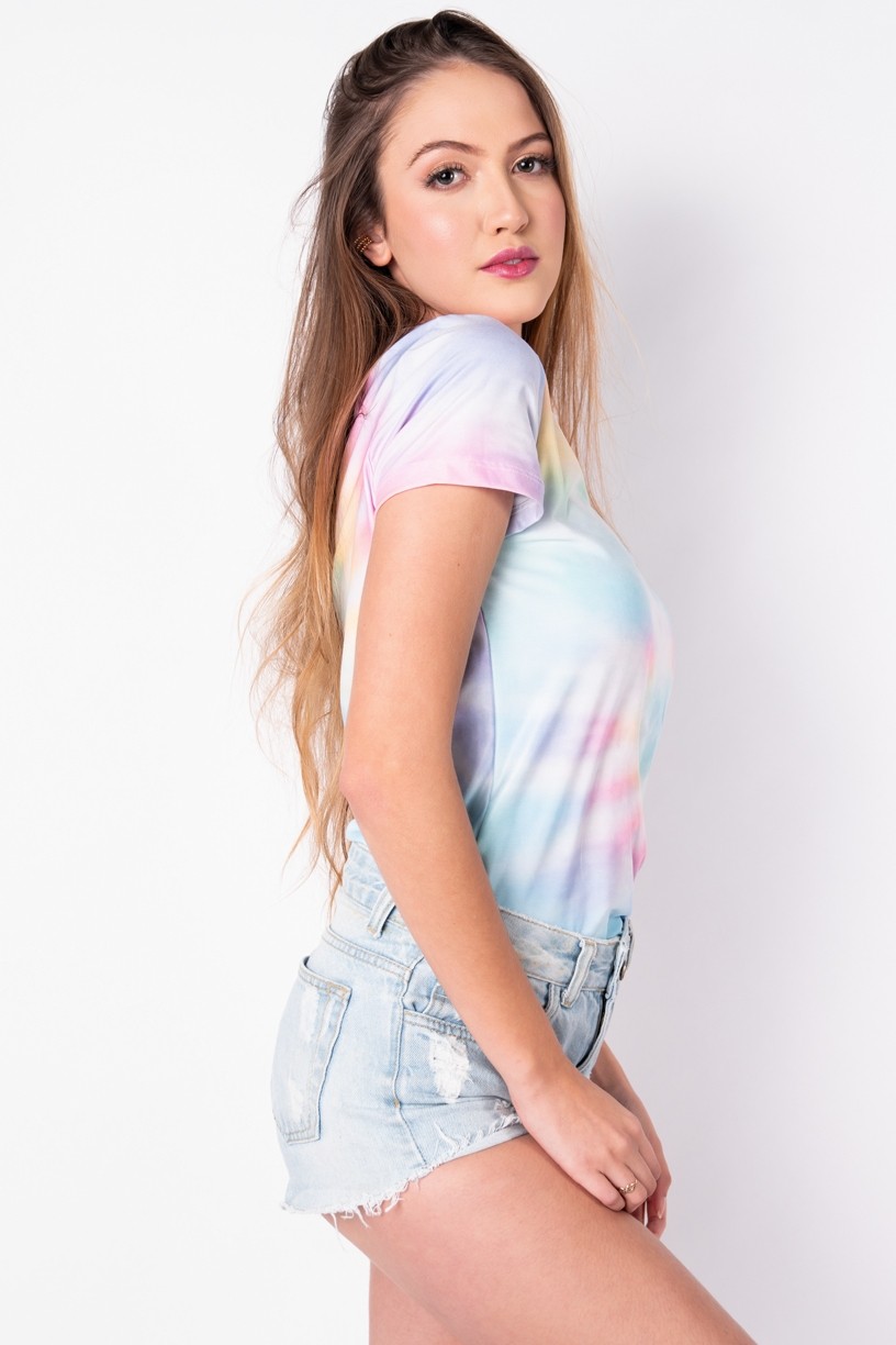 Blusa Básica com Nozinho Estampa Digital Tie Dye (Arco-Íris Claro) | Ref: K2829-C