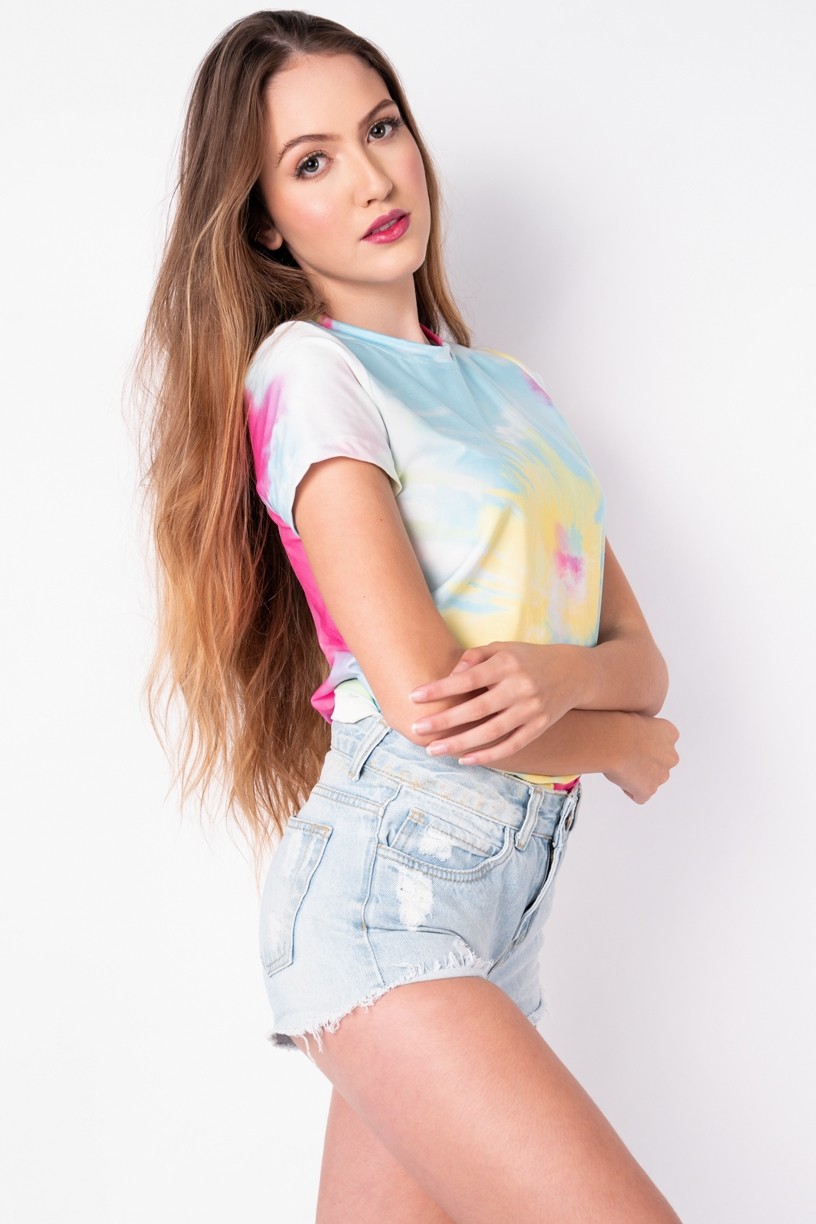 Blusa Básica com Nozinho Estampa Digital Tie Dye (Arco-Íris Forte) | Ref: K2829-D