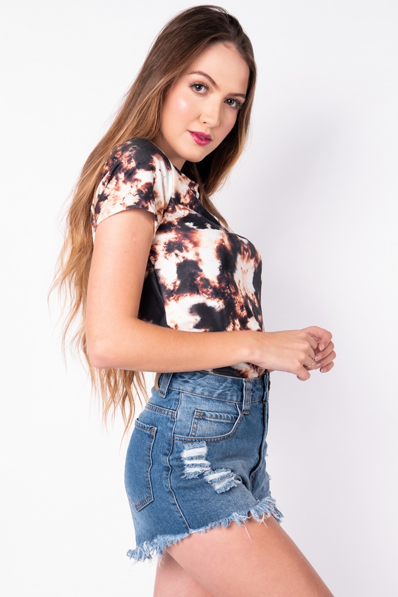 Blusa Básica com Nozinho Estampa Digital Tie Dye (Marrom / Preto) | Ref: K2829-F